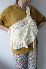 lace mini apron