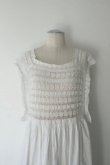 antique lace no sleeve long dress