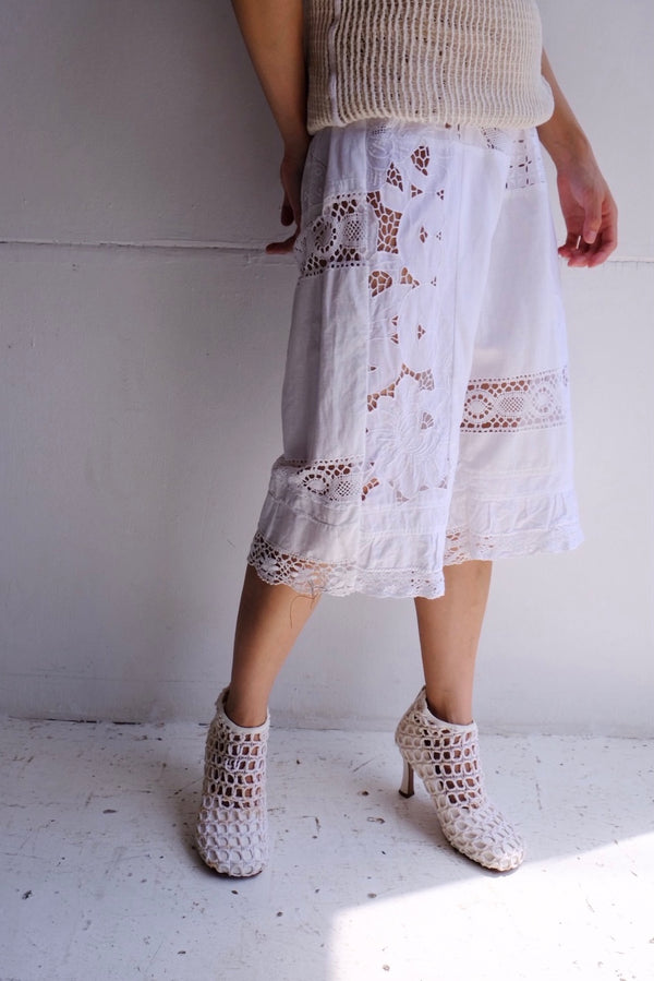cutwork lace frill half pants
