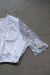 lace sleeve short blouse