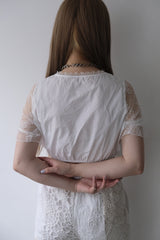 lace sleeve short blouse