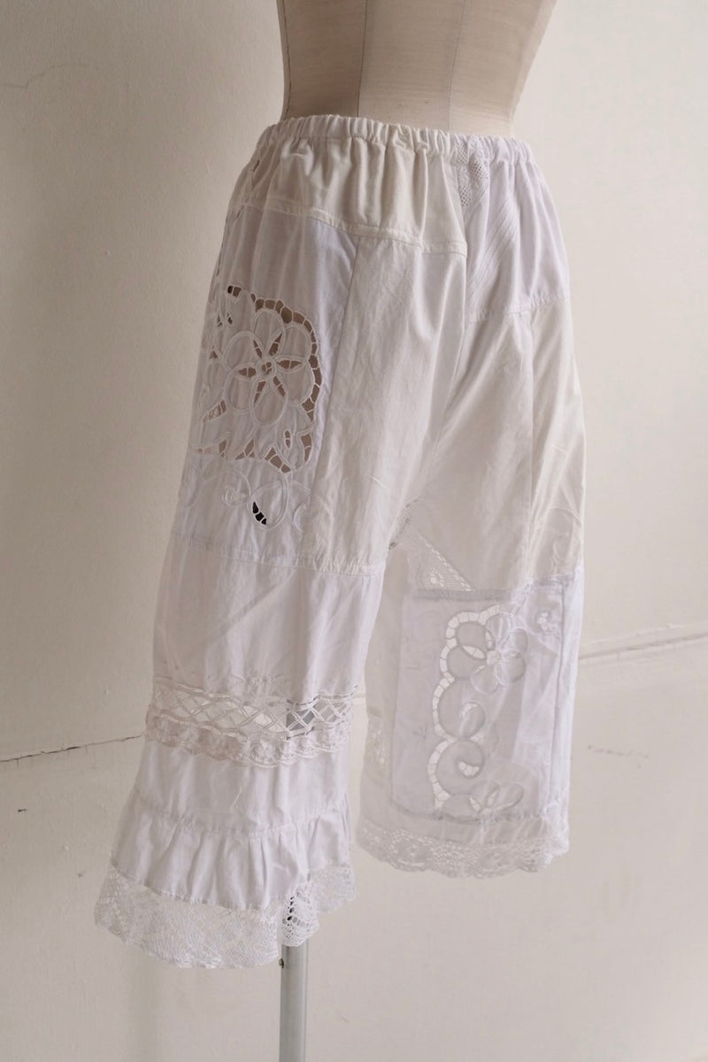cutwork lace frill half pants