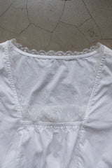 lace sleeve short blouse