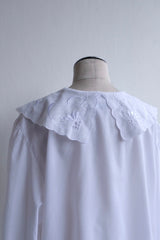 frill collar  blouse