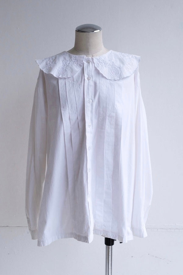 frill collar blouse