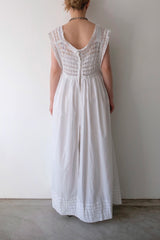 antique lace no sleeve long dress