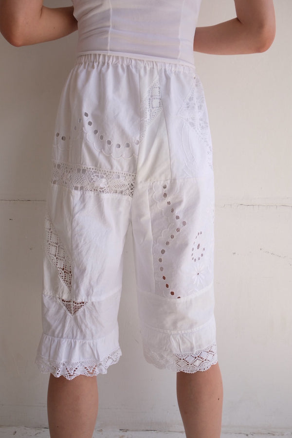 cutwork lace frill half pants